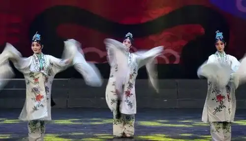 图说用图片展示京剧之美,若是不过瘾,没问题明天还有更精彩的
