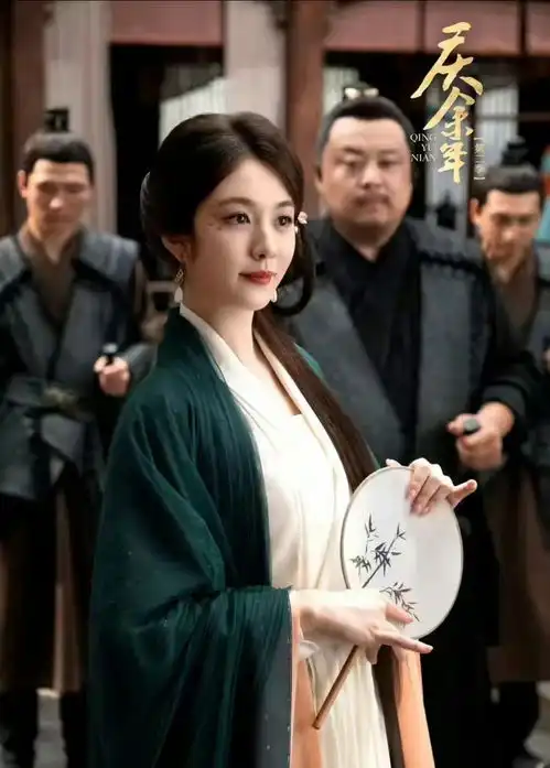 庆余年2美不过王楚然,媚不过王晓晨的她,凭啥第一个被央视点名
